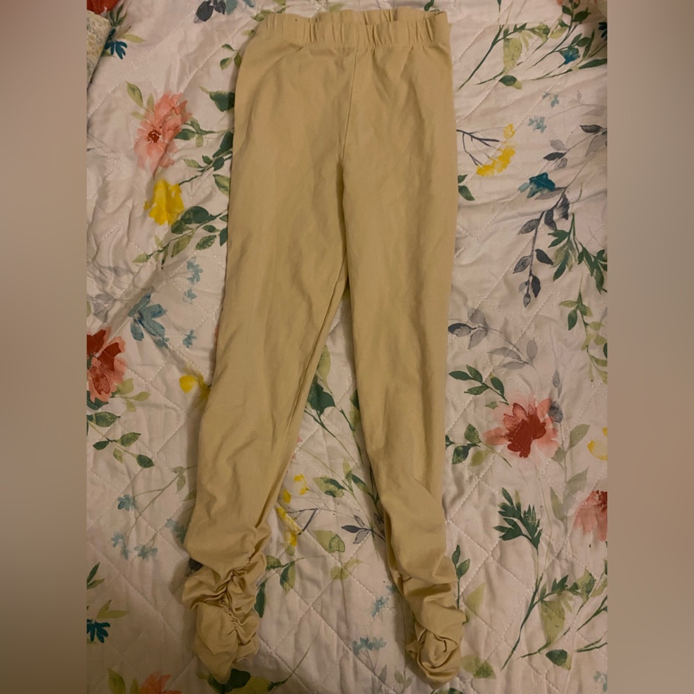 Ruffle Butts Cream Leggings for Kids